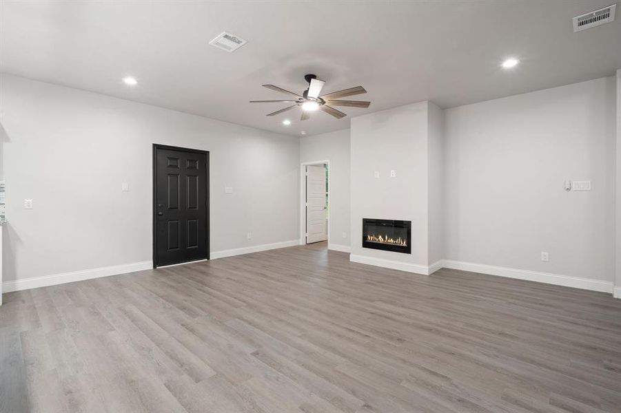 Spacious, unfurnished interior of a new home in , Greenville (Image 17).