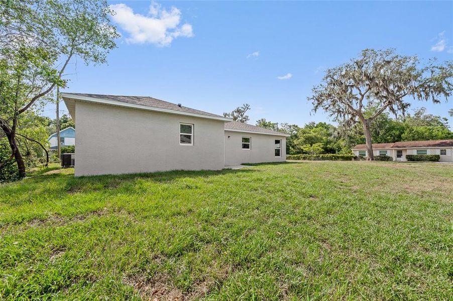 Exterior details and patio area of a home in , Orange City (Image 4).