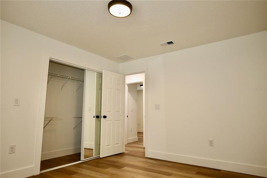 Spacious, unfurnished interior of a new home in , Orlando (Image 39).