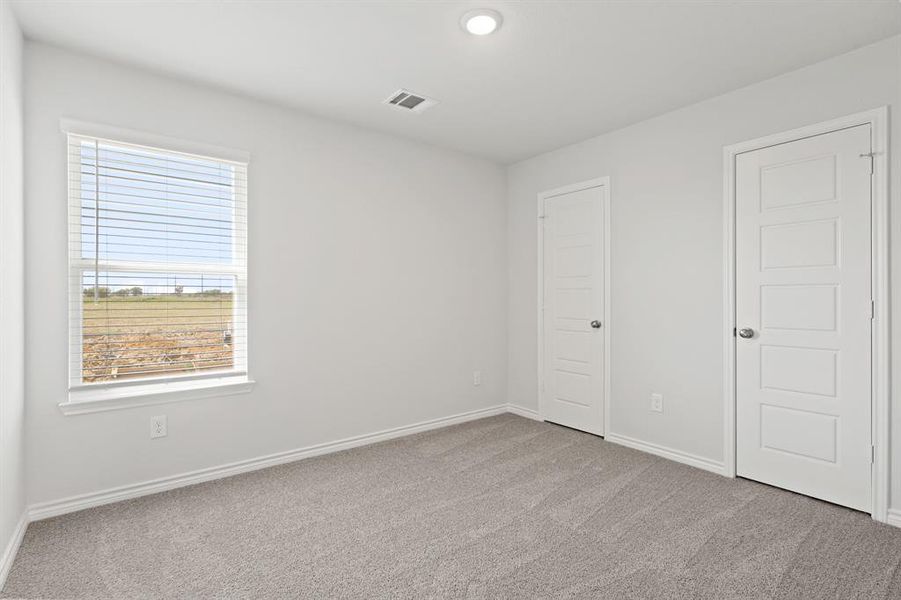 Spacious, unfurnished interior of a new home in Rocky Creek Crossing, Fort Worth (Image 15).