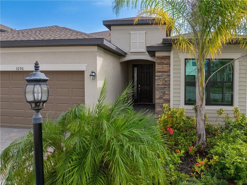 Exterior details and patio area of a home in , Fort Myers (Image 1).