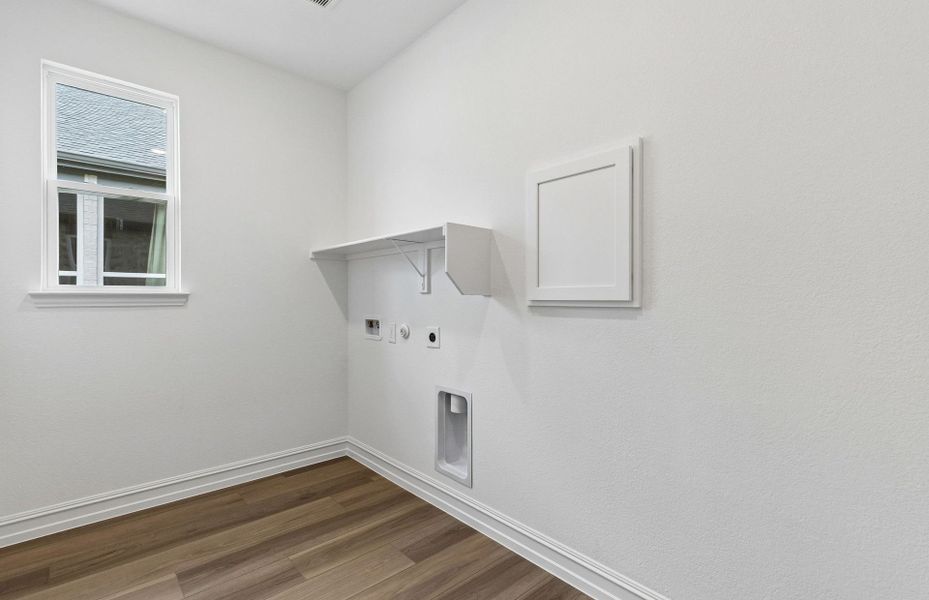 Spacious, unfurnished interior of a new home in Del Webb at Trinity Falls, McKinney (Image 22).