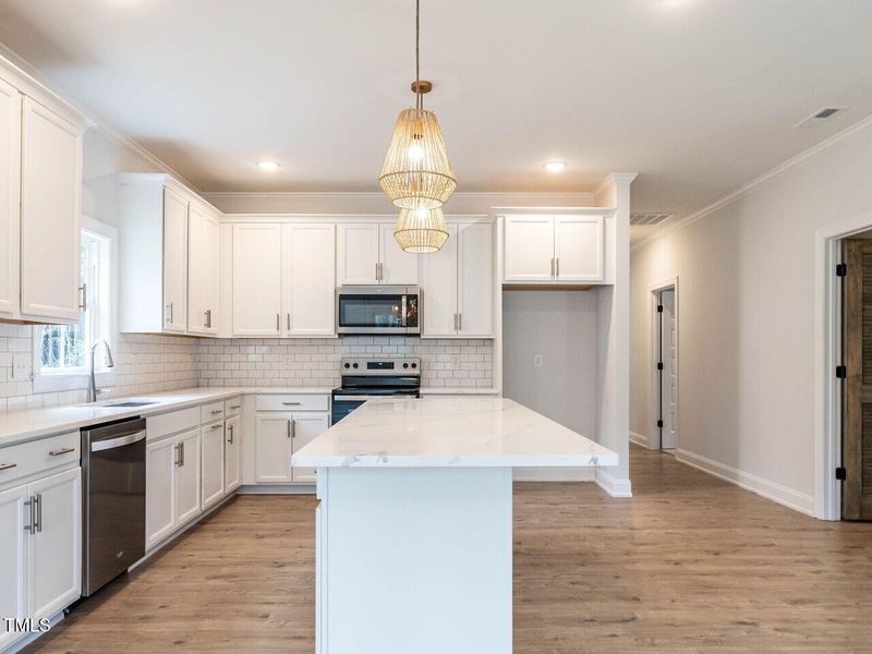 015-1280x960-kitchen