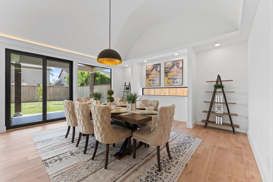 Dine in sunlight or slide open the doors to expand your table under the stars — this space blurs indoors and out.