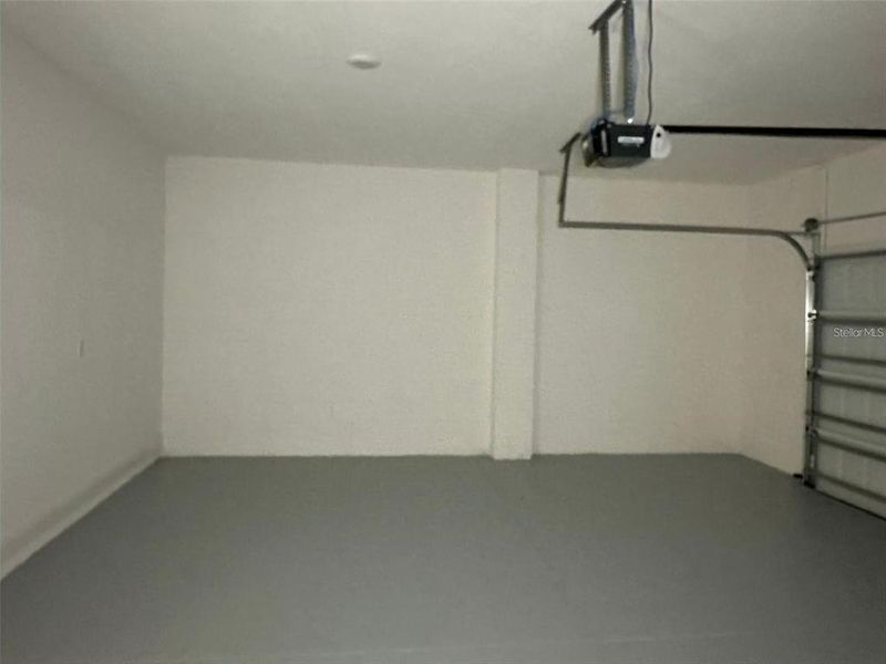 Spacious, unfurnished interior of a new home in , St. Cloud (Image 9).