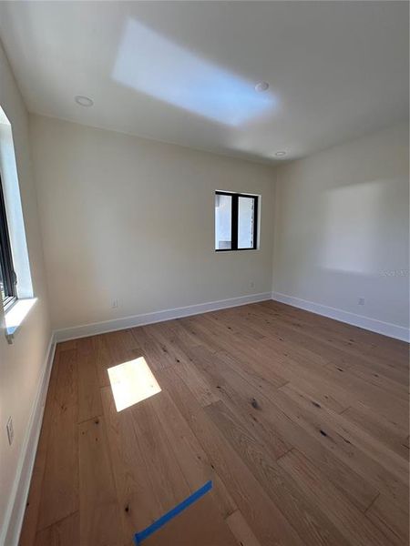 Spacious, unfurnished interior of a new home in , Tampa (Image 25).