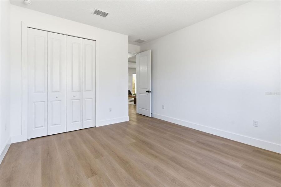 Spacious, unfurnished interior of a new home in , Orlando (Image 23).