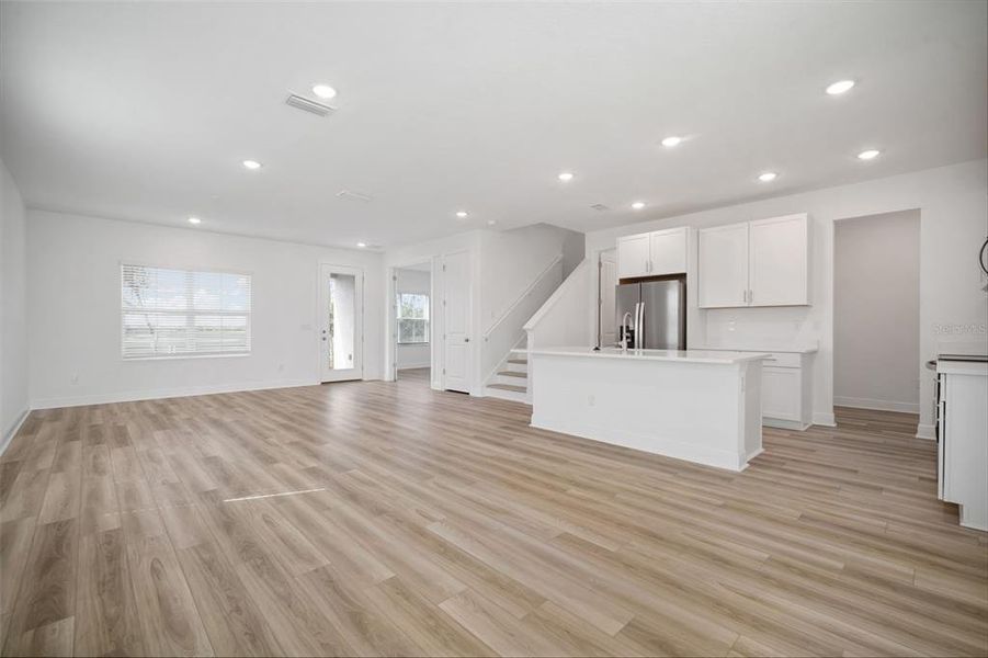 Spacious, unfurnished interior of a new home in North River Ranch, Parrish (Image 20).