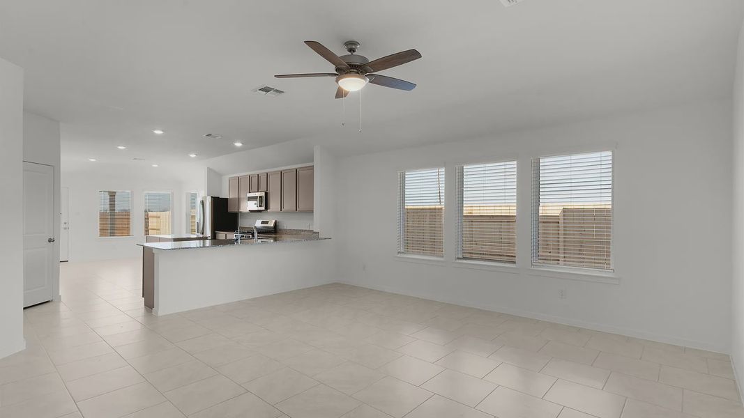 Spacious, unfurnished interior of a new home in Briarwood, Elgin (Image 11).