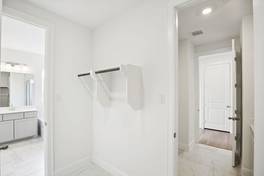 Spacious, unfurnished interior of a new home in , Magnolia (Image 19).