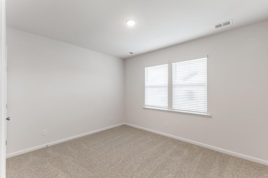 Spacious, unfurnished interior of a new home in Hitchcock Preserve, Aiken (Image 23).