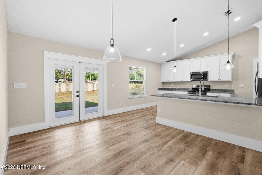 Spacious, unfurnished interior of a new home in , Jacksonville (Image 22).