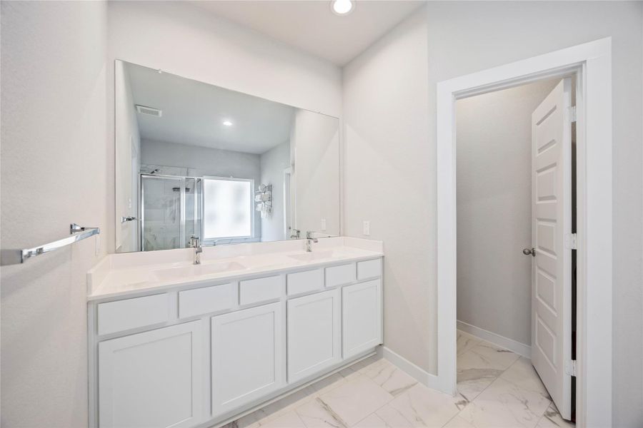 Furnished interior view inside a new home in Eagle Landing, Houston (Image 4). Furnished interior view inside a new home in Eagle Landing, Houston (Image 4).