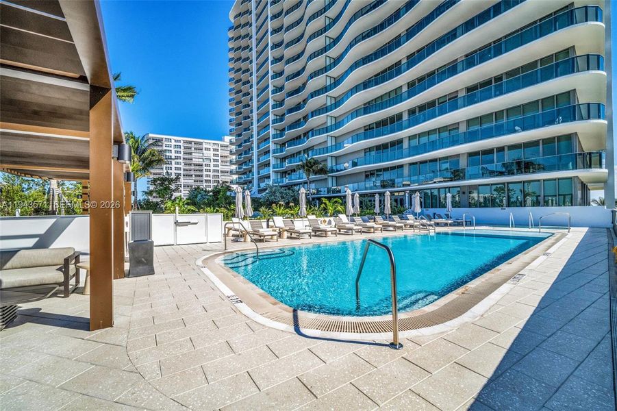 Condo located in Pompano Beach, FL showcasing its design and architecture (Image 25).