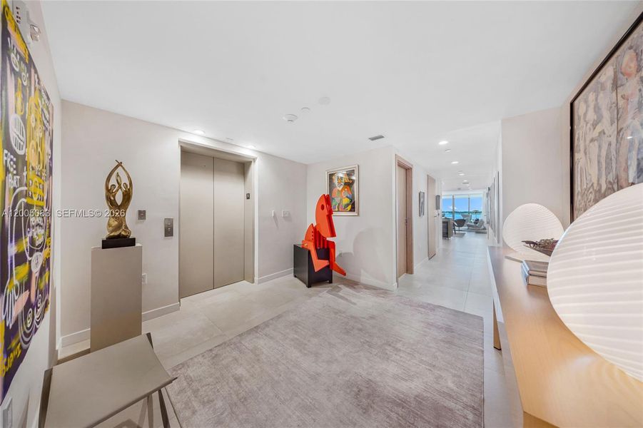Furnished interior view inside a new home in Onda, Bay Harbor Islands (Image 72).
