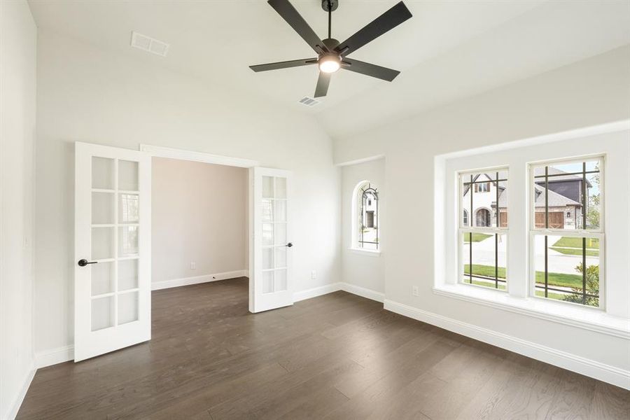 Spacious, unfurnished interior of a new home in Painted Tree Woodland District 50, McKinney (Image 20). Spacious, unfurnished interior of a new home in Painted Tree Woodland District 50, McKinney (Image 20).