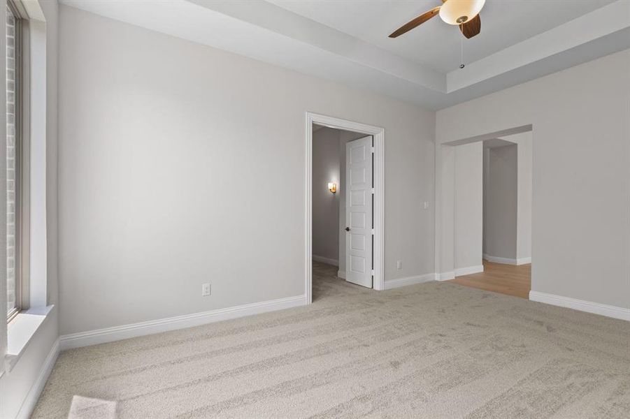 Spacious, unfurnished interior of a new home in Windsong Ranch, Prosper (Image 14). Spacious, unfurnished interior of a new home in Windsong Ranch, Prosper (Image 14).