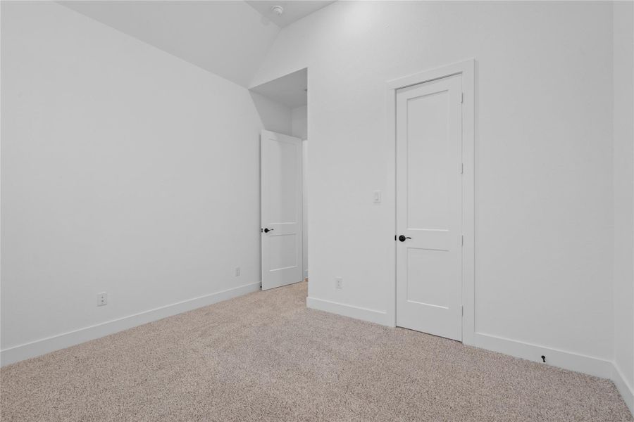 Spacious, unfurnished interior of a new home in Brookewater, Rosenberg (Image 15).