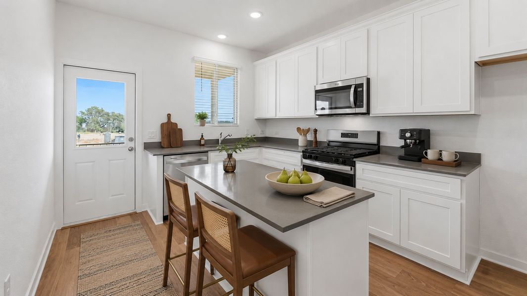 Furnished interior view inside a new home in La Cima, San Marcos (Image 12).
