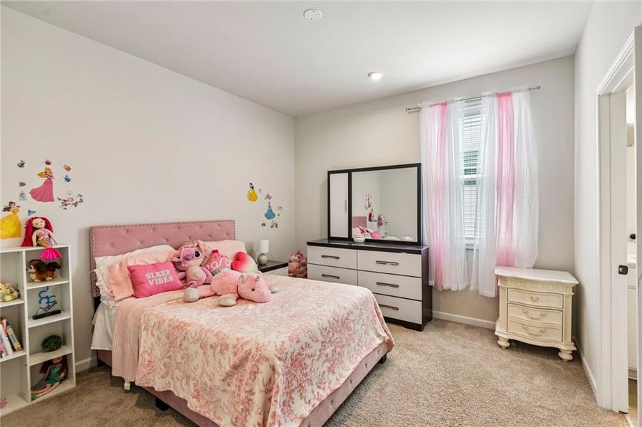 Furnished interior view inside a new home in Pine Mountain Park, Kennesaw (Image 27).