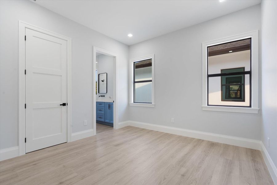 Spacious, unfurnished interior of a new home in , West Palm Beach (Image 23).