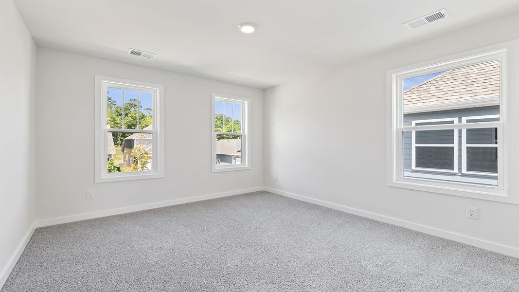 Spacious, unfurnished interior of a new home in Adams Glen, Greenville (Image 21).