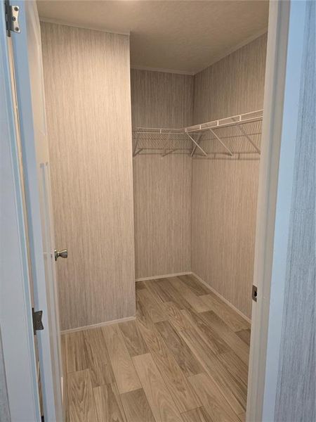 Spacious, unfurnished interior of a new home in , Englewood (Image 14).