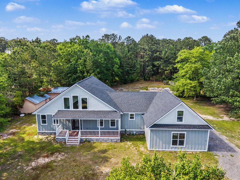 Exterior details and patio area of a home in , Moncks Corner (Image 35).