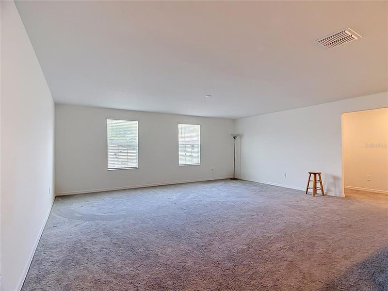 Spacious, unfurnished interior of a new home in , Lakeland (Image 47).