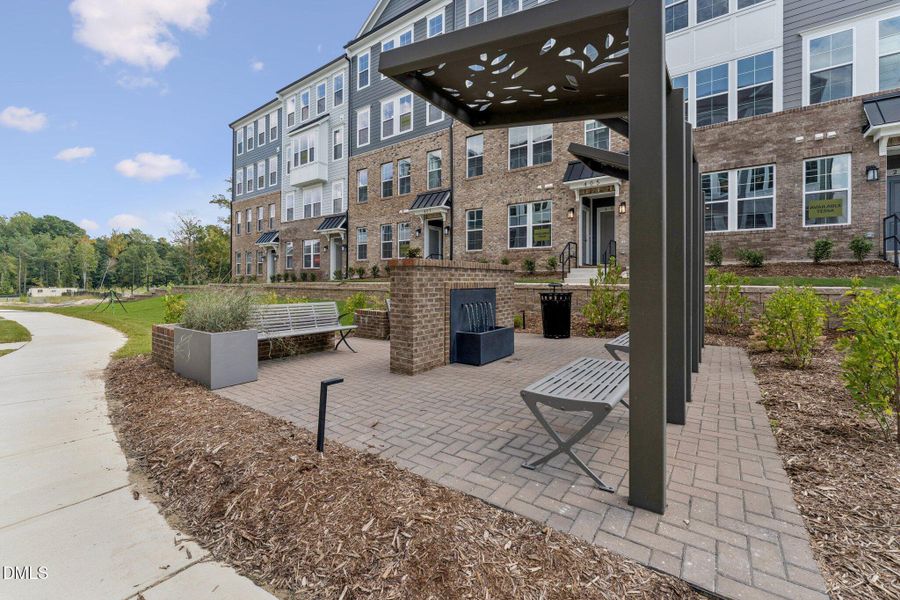 Grove 98 Courtyard 1