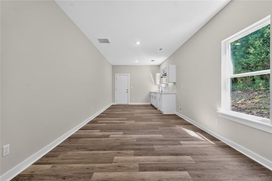 Spacious, unfurnished interior of a new home in , Gainesville (Image 50).
