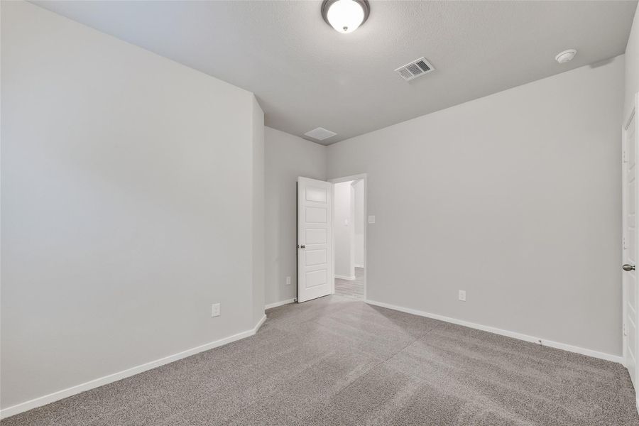 Spacious, unfurnished interior of a new home in Rollingbrook Estates, Baytown (Image 22).