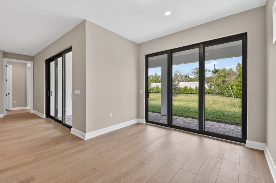 Spacious, unfurnished interior of a new home in Hendrix Reserve, Lake Worth (Image 35).