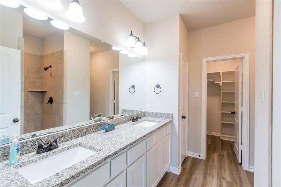 Primary bathroom in Iron Lodge Collection