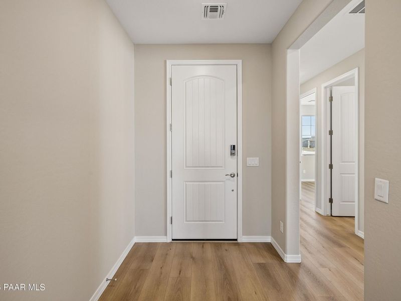 Spacious, unfurnished interior of a new home in North Ridge at Pronghorn Ranch, Prescott Valley (Image 15).