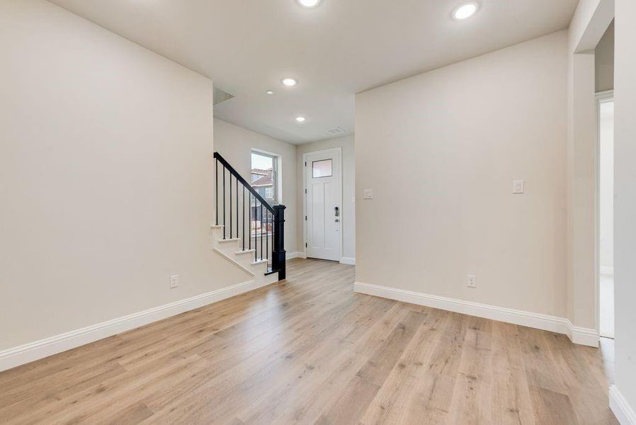 Spacious, unfurnished interior of a new home in Bayside, Rowlett (Image 23).