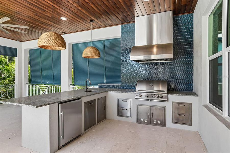 Exterior details and patio area of a home in , Tampa (Image 31).