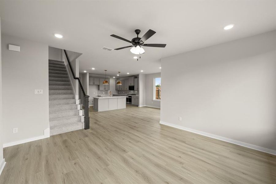 6913 Freight Train- Living Room-2