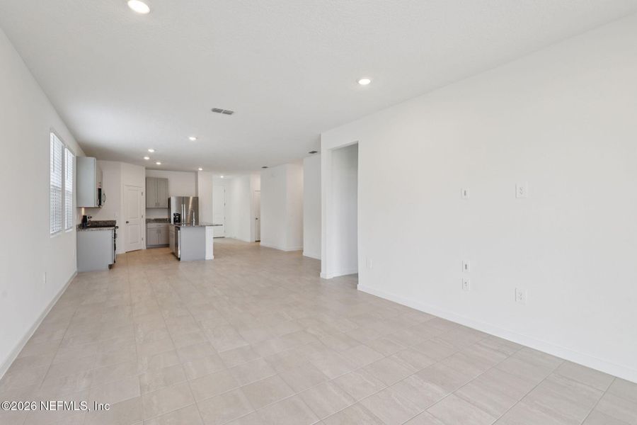 Spacious, unfurnished interior of a new home in Cypress Meadows - Signature Series, Jacksonville (Image 16).