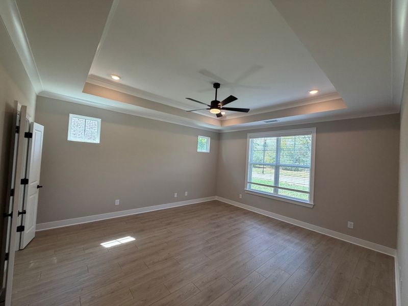 Spacious, unfurnished interior of a new home in Bluebird Hollow at Autumn Ridge, Spring Hill (Image 13).