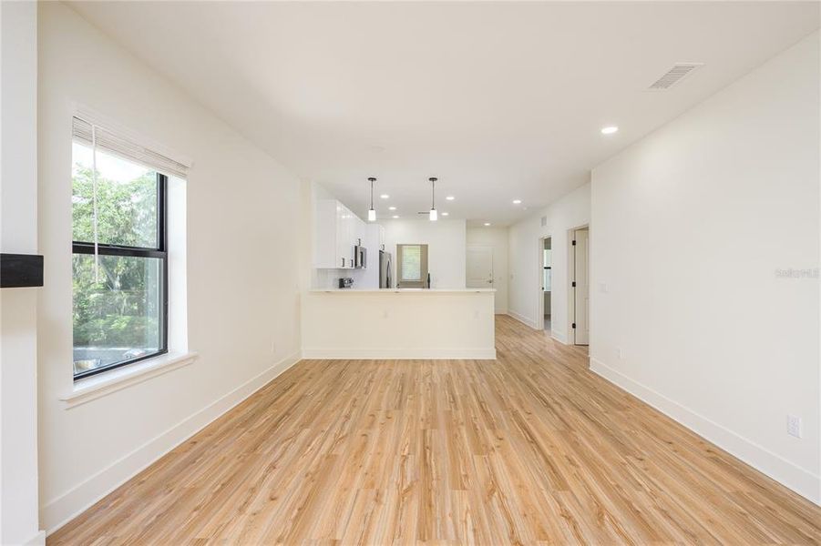 Spacious, unfurnished interior of a new home in , Ocala (Image 13).