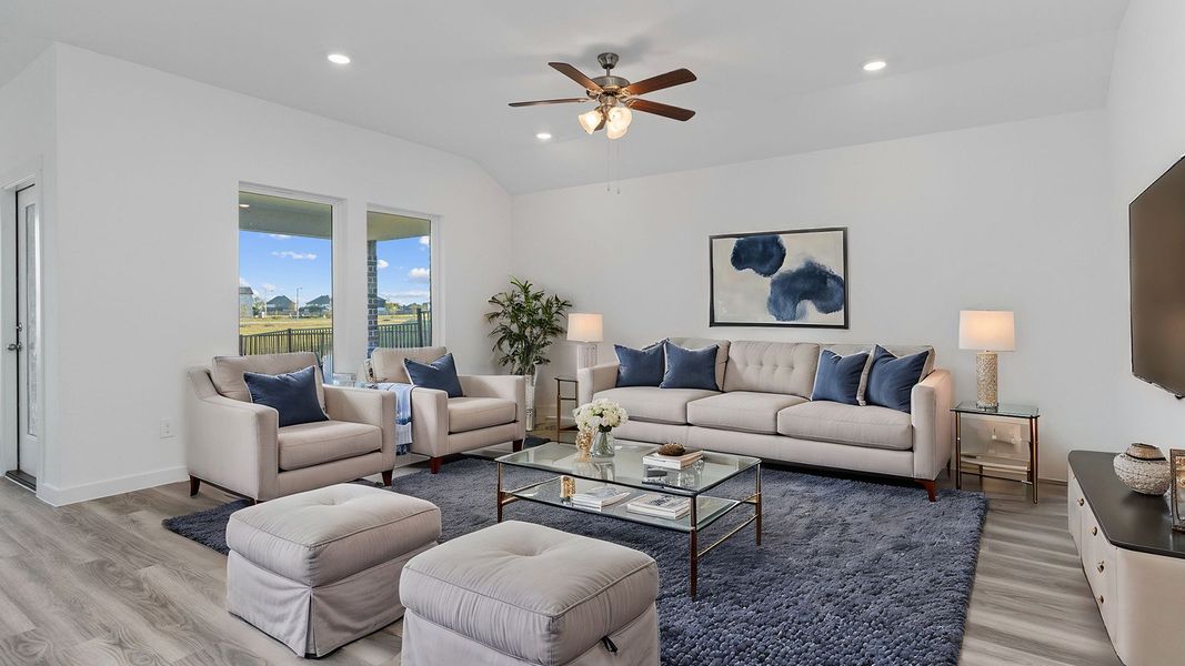 Representative furnished interior of a home built from the Huntsville by D.R. Horton in Marlow Lake, Texas City (Image 7).