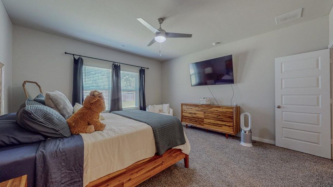 Furnished interior view inside a new home in , Beaumont (Image 19).