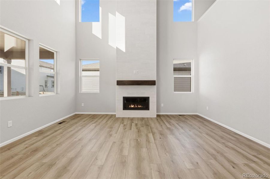 Spacious, unfurnished interior of a new home in Talon Pointe, Thornton (Image 19).