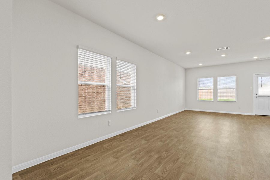 Spacious, unfurnished interior of a new home in Whisper South, San Marcos (Image 16).