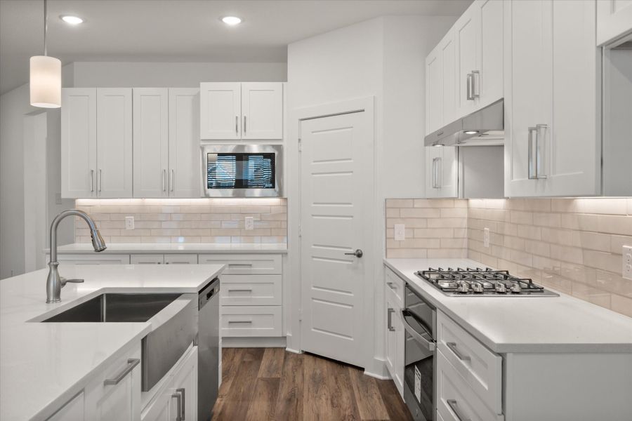 Furnished interior view inside a new home in Heritage Towne, Midlothian (Image 17).