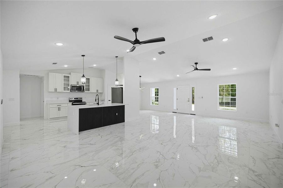 Spacious, unfurnished interior of a new home in , Dunnellon (Image 31). Spacious, unfurnished interior of a new home in , Dunnellon (Image 31).