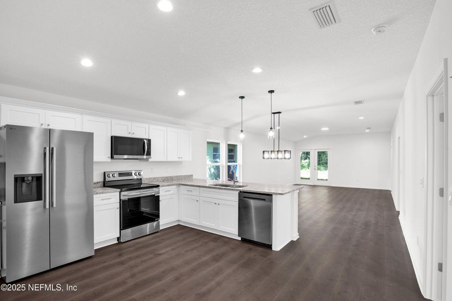Furnished interior view inside a new home in , Palatka (Image 14).