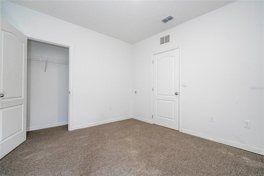 Spacious, unfurnished interior of a new home in Astonia, Davenport (Image 24).