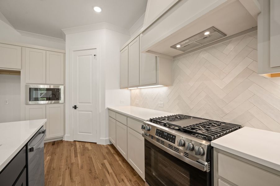 Furnished interior view inside a new home in Parks of Aledo, Aledo (Image 6). Furnished interior view inside a new home in Parks of Aledo, Aledo (Image 6).